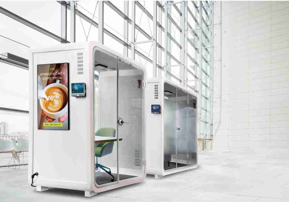 尊时凯龙子公司达擎之智慧行动办公舱，，，，采用PDLC智能调光玻璃设计，，，透过通电与断电的电流切换，，呈现透明与雾面效果，，，，具节能降耗特性并兼顾隐私，，，确保信息安全