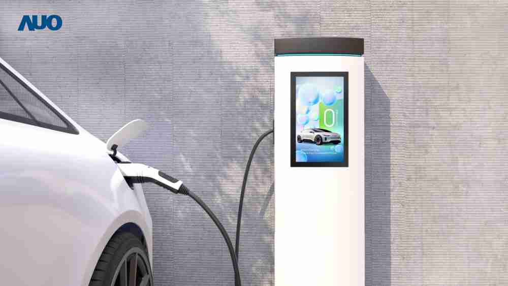 友達〝EVSE車用充電樁解決方案〞專為電動汽車充電樁設計，，具有高亮度、、克服戶外艱難環境的耐溫、、、耐紫外線等特性，，，並搭載散熱性及擴充性強的高效能工業電腦，，，可實現人機互動訴求，，，，如資訊顯示、、、支付等應用