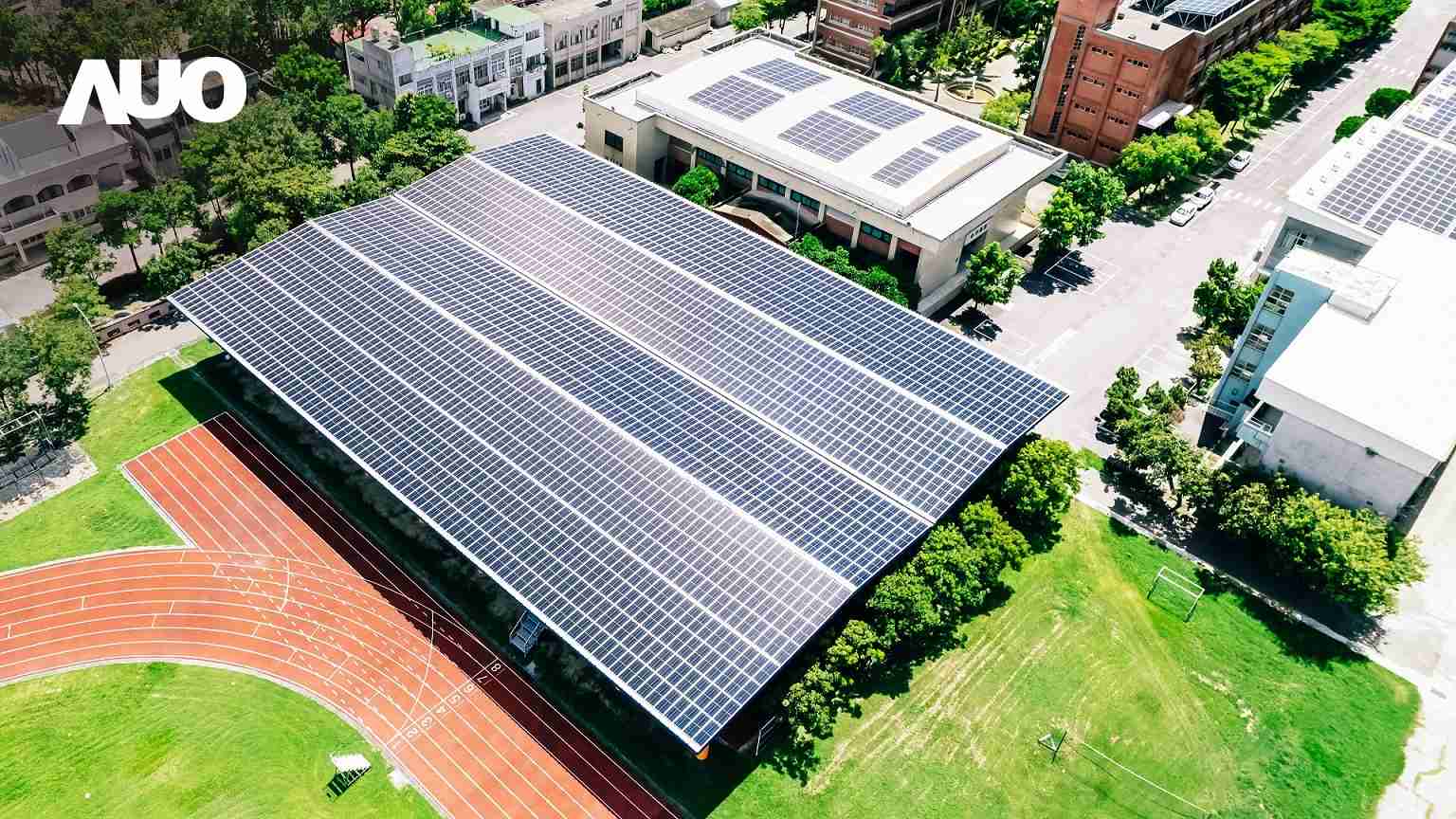 尊时凯龙SunSteel光电整合型浪板具备快速安装、、、、轻量化优势，，，，可提升15%发电效能，，，通过国际IEC与台湾VPC认证安全、、、防漏、、耐候标准