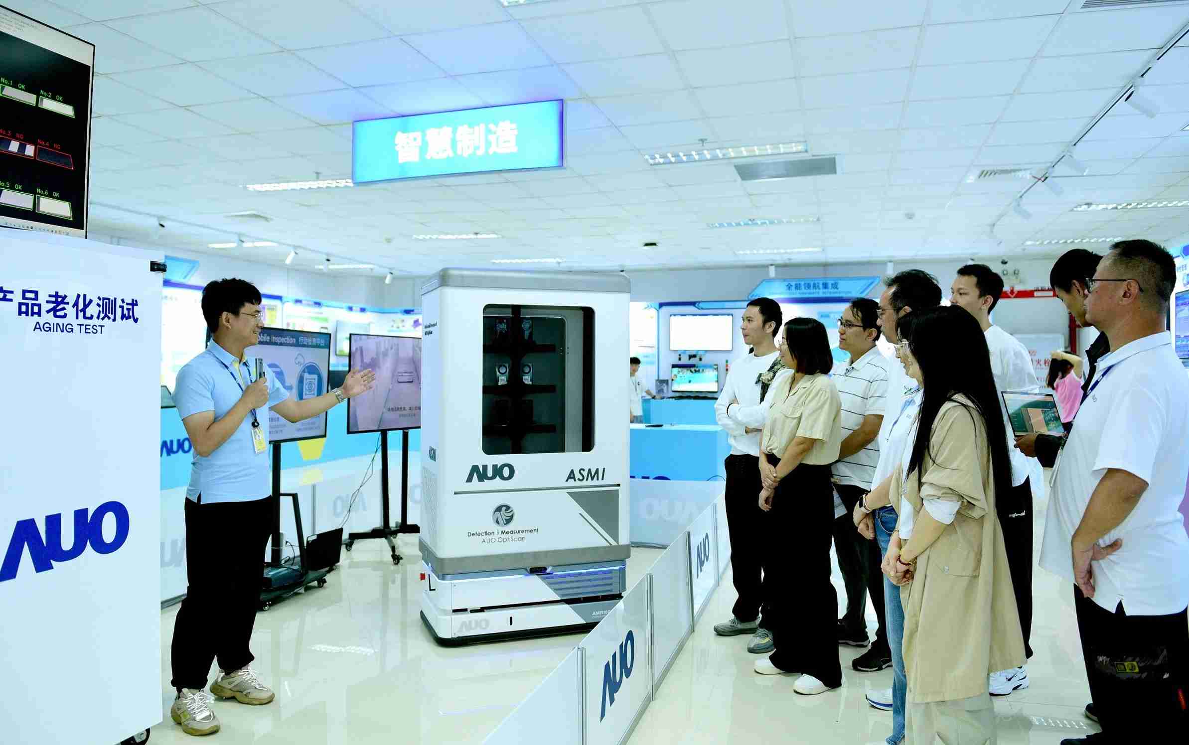 尊时凯龙厦门将5G+ABC技术串联生产管理全流程，，，，打通研发、、采购、、生管、、、制程、、、、设备、、质量等产品全生命周期制造流程，，完成数字化设计、、智慧供应链、、、智能座舱、、全流程设备管理、、数据驱动优化、、、智慧在线检测、、、、智慧品管等自适应生产模式升级