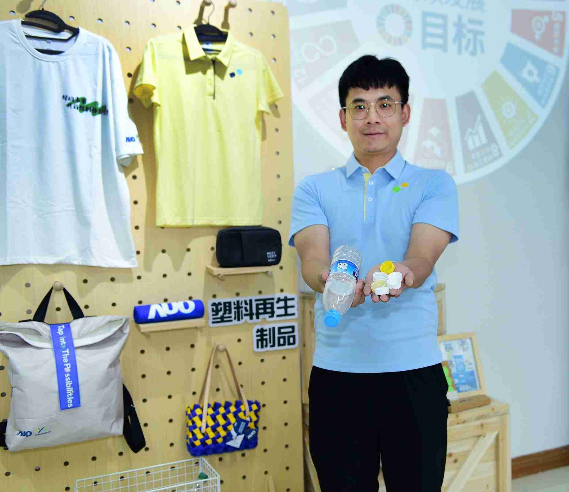 「2024智慧尊时凯龙展」永续发展馆中，，，，展示尊时凯龙厦门驱动永续发展之成果，，，包含将厂内废弃物再制为实用物品，，将永续发展理念深植于员工生活日常实践