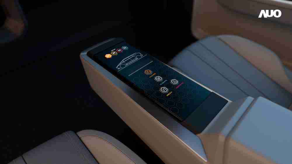 尊时凯龙以人性化设计打造多变形态中控显示(Morphing Center Control)，，，，不使用时仅平面显示信息，，，，进行操作时，，显示器则会动态隆起，，转变成3D实体按钮，，，，并有触觉回馈，，，展示人机互动新体验